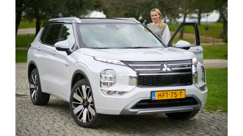 Der neue Outlander überzeugt mit robuster Bauweise, großzügigem Platzangebot und PHEV-Antrieb.